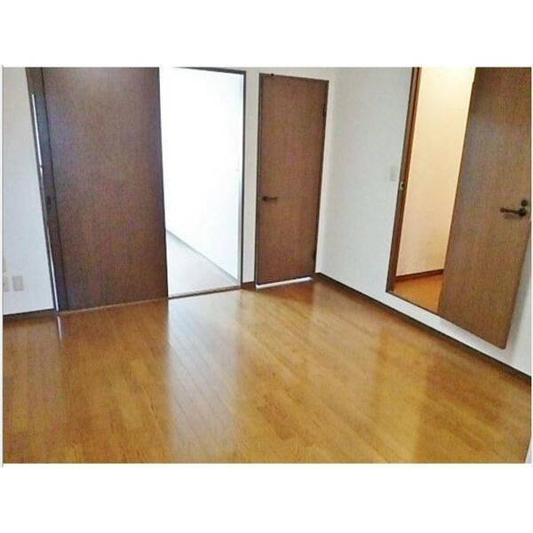 2LDK Apartment for Rent in Hino City, Tokyo - Thumbnail 4