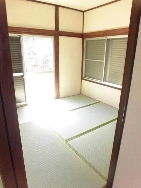 2DK Apartment for Rent in Hino City, Tokyo - 35m² - Thumbnail 4