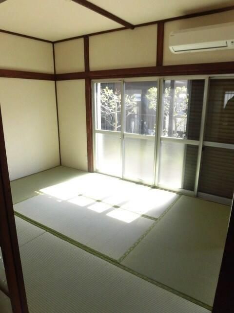 2DK Apartment for Rent in Hino City, Tokyo - 35m² - Thumbnail 2