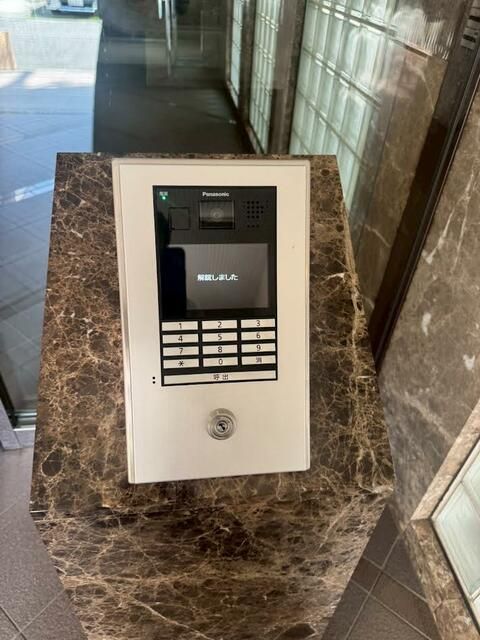 2LDK Apartment with Private Garden in Ome, Tokyo - Renovation 2025 - Thumbnail 3