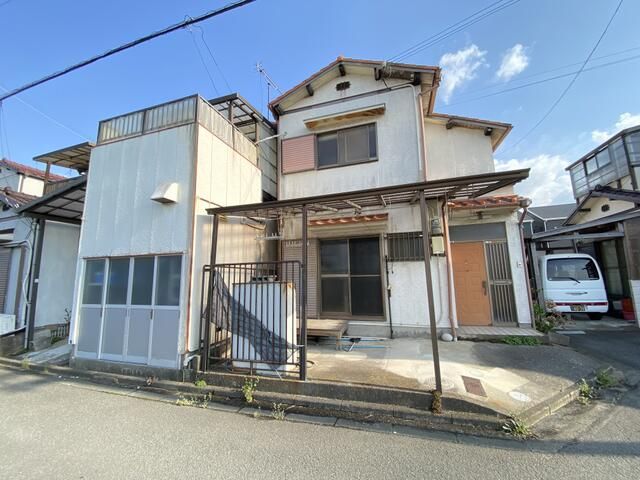 6LDK House in Wakayama City with 2 Parking Spaces - Thumbnail 2