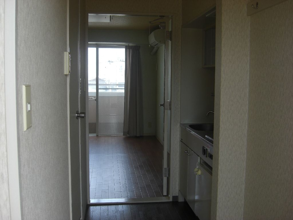 1K Apartment for Rent in Kanazawa, Ishikawa - 18 sqm - Thumbnail 3