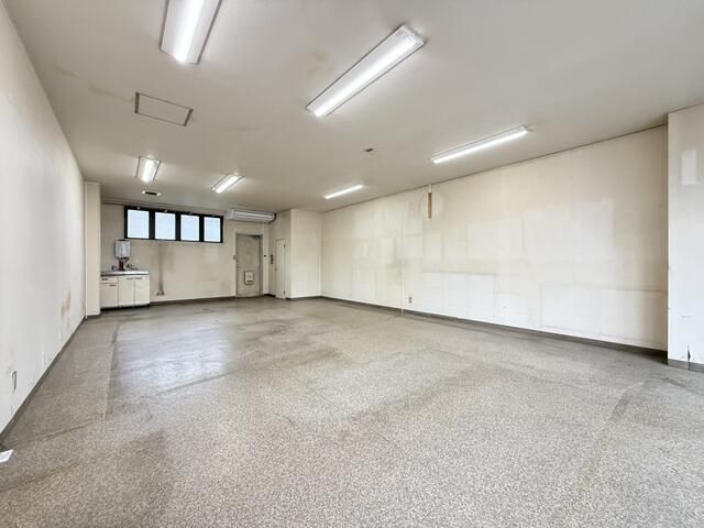 Commercial Space for Rent in Tsuru City, Yamanashi - Thumbnail 2