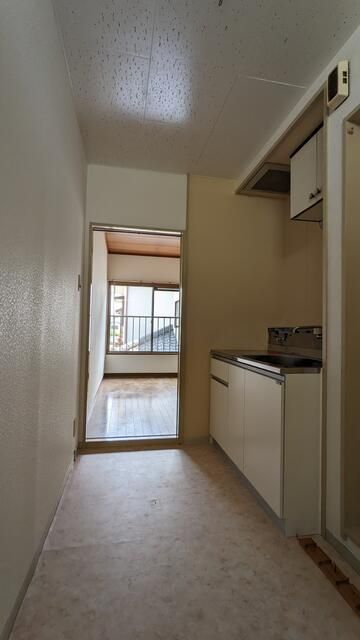 1K Apartment for Rent in Chigasaki, Kanagawa - Thumbnail 4