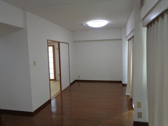 2SLDK Apartment for Sale in Kamisueyoshi, Yokohama - Thumbnail 4