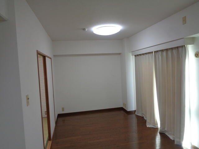2SLDK Apartment for Sale in Kamisueyoshi, Yokohama - Thumbnail 2