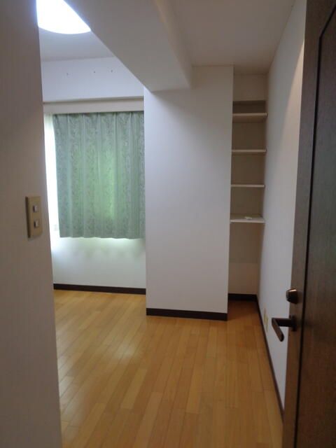 2SLDK Apartment for Sale in Kamisueyoshi, Yokohama - Thumbnail 3