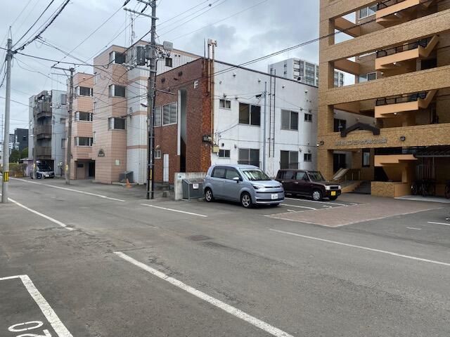 Asahi Plaza Minami 21-jo 3DK Apartment for Sale in Sapporo - Thumbnail 2
