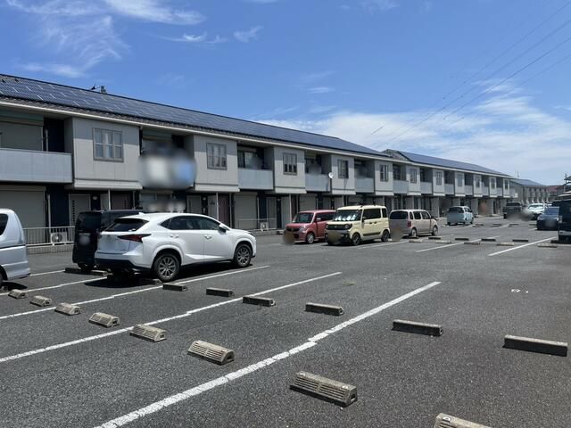 2LDK Apartment for Rent in Sano, Tochigi - Shiroyama Hills B - Thumbnail 2