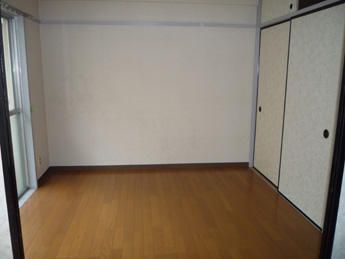 2DK Apartment for Rent in Musashimurayama, Tokyo - 38 sqm - Thumbnail 4