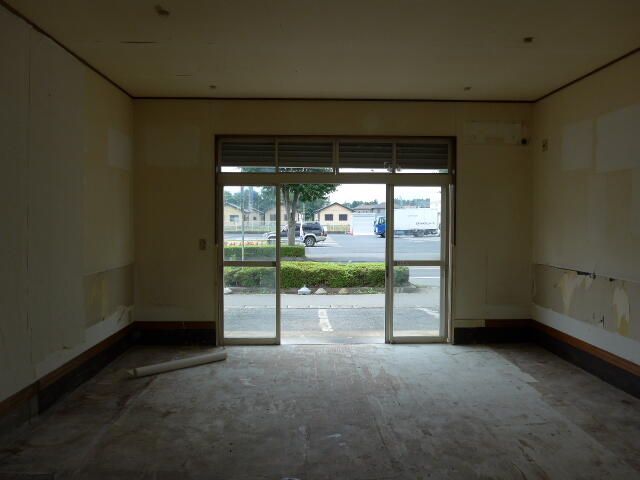 TN Shop for Rent in Omitama, Ibaraki - Ground Floor Retail Space - Thumbnail 2