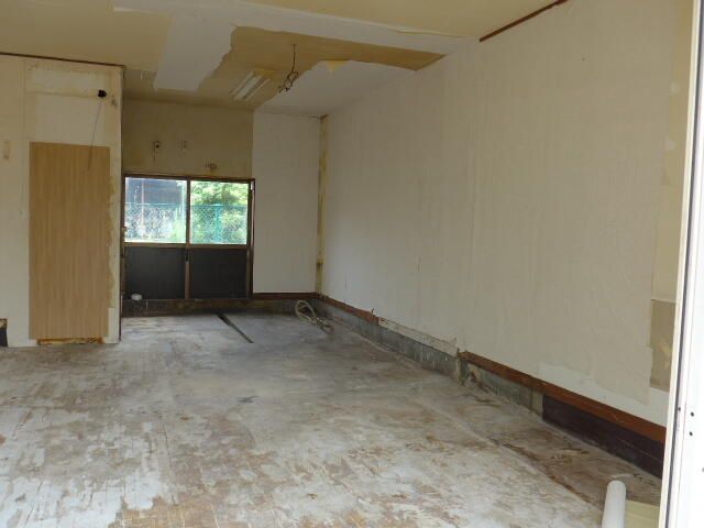 TN Shop for Rent in Omitama, Ibaraki - Ground Floor Retail Space - Thumbnail 3