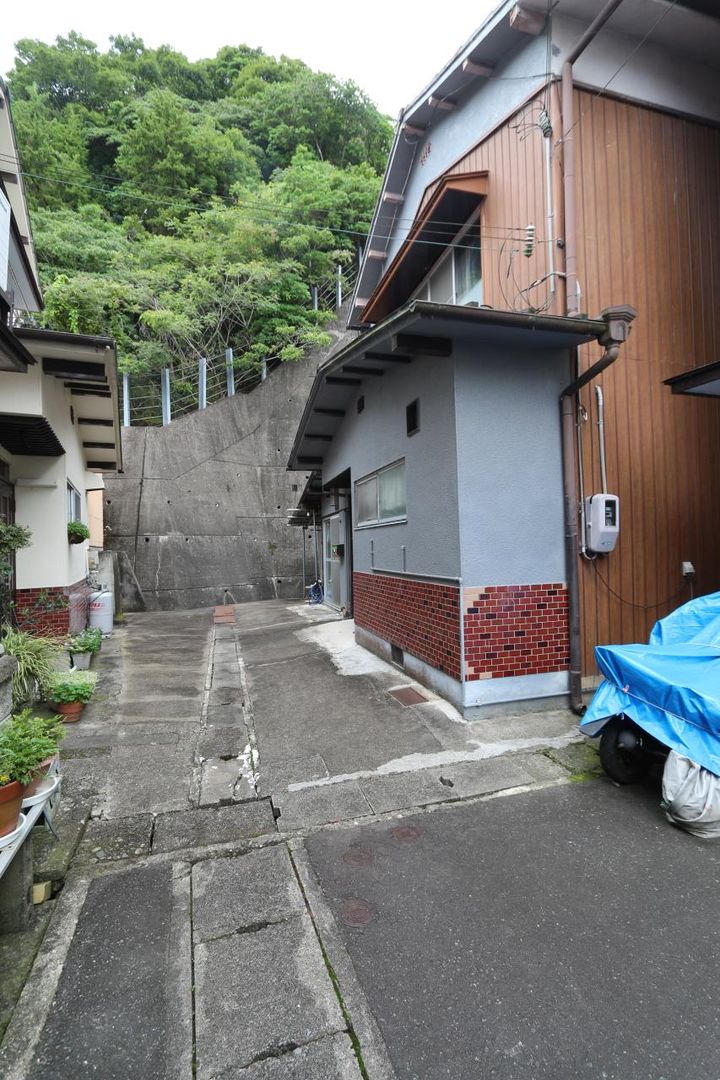 1970 Wooden House in Shirahama, Wakayama - 72.39㎡ with Parking - Thumbnail 2