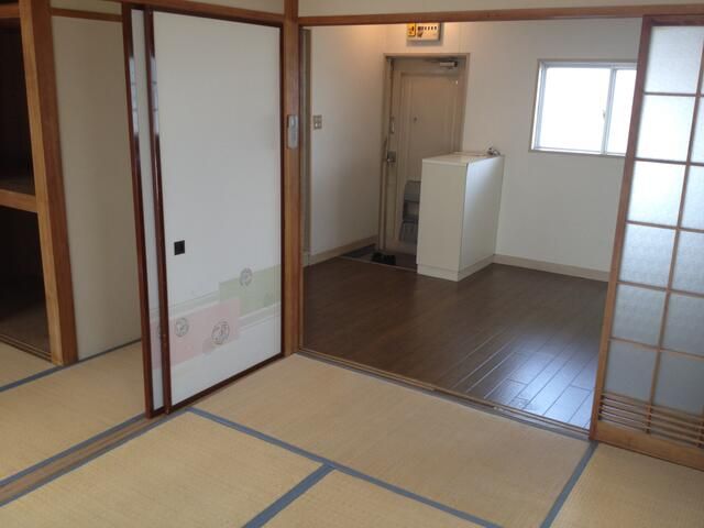 2DK Apartment for Rent in Kofu, Yamanashi - 46,000 Yen - Thumbnail 2