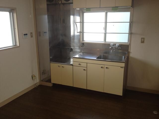 2DK Apartment for Rent in Kofu, Yamanashi - 46,000 Yen - Thumbnail 4