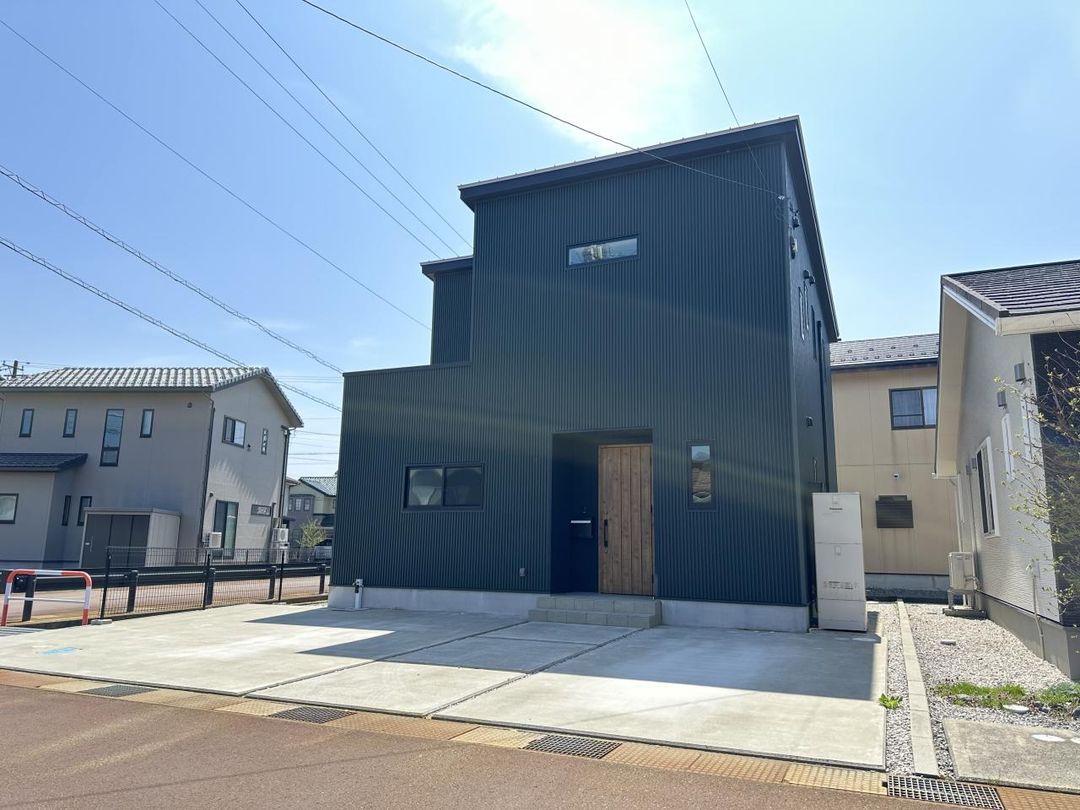 2022-Built 2LDK House with Garden in Quiet Toyama City - Main Image