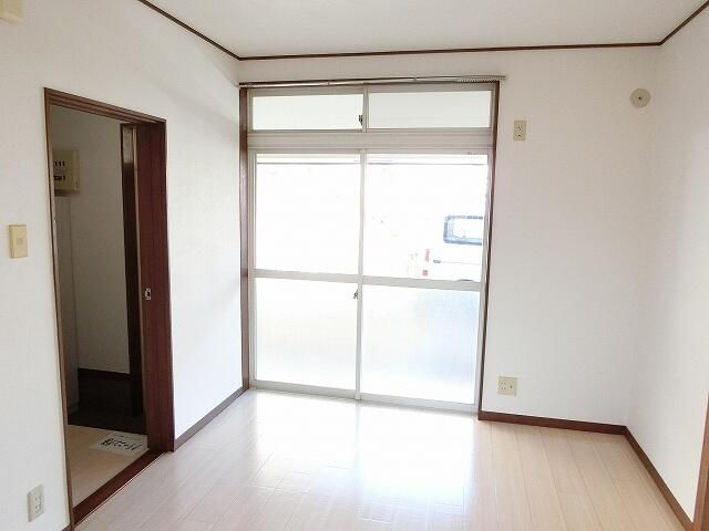 2LDK Terrace House for Rent in Aoba-ku, Yokohama - Thumbnail 3