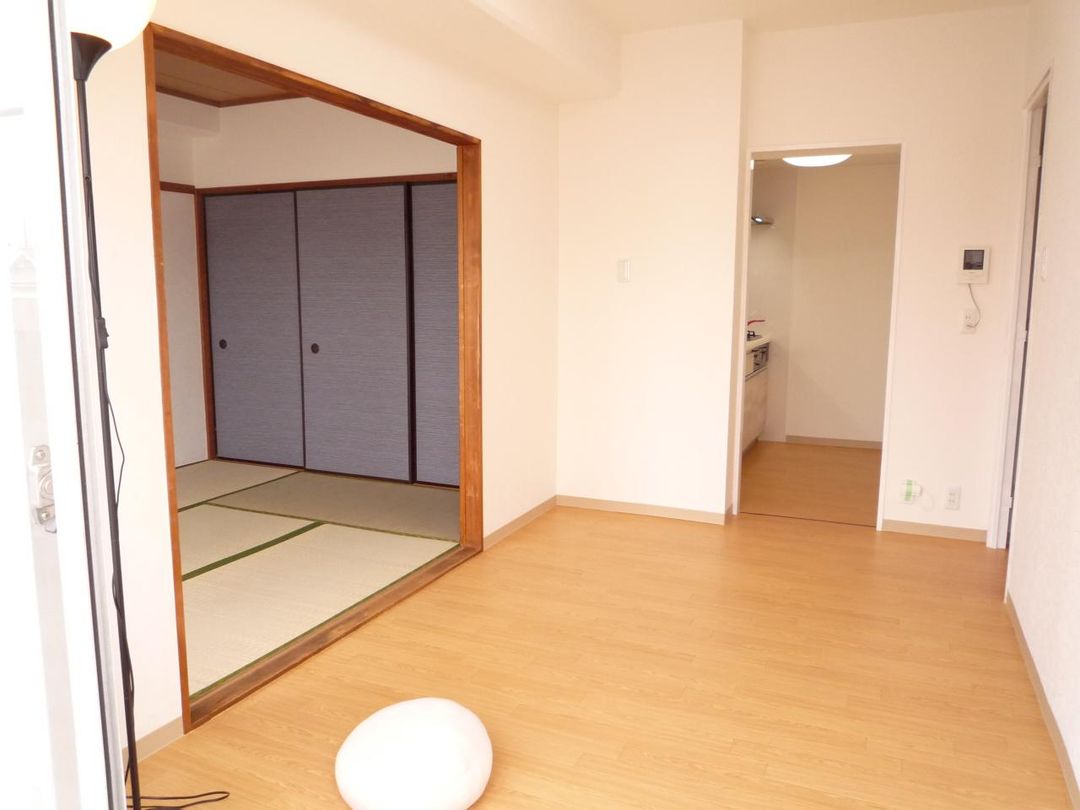 2LDK Apartment for Sale in Sagamihara, Kanagawa - Thumbnail 4