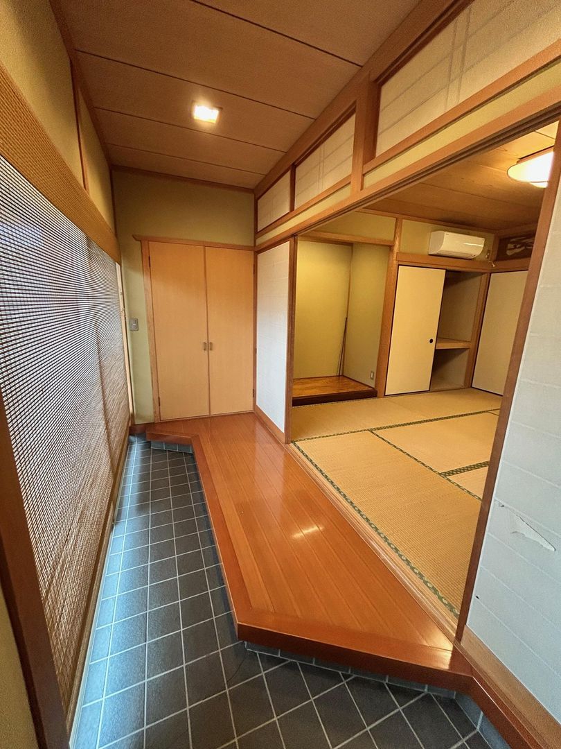 7LDK House for Sale in Tamano, Okayama - 220.77 Tsubo Land - Image 22