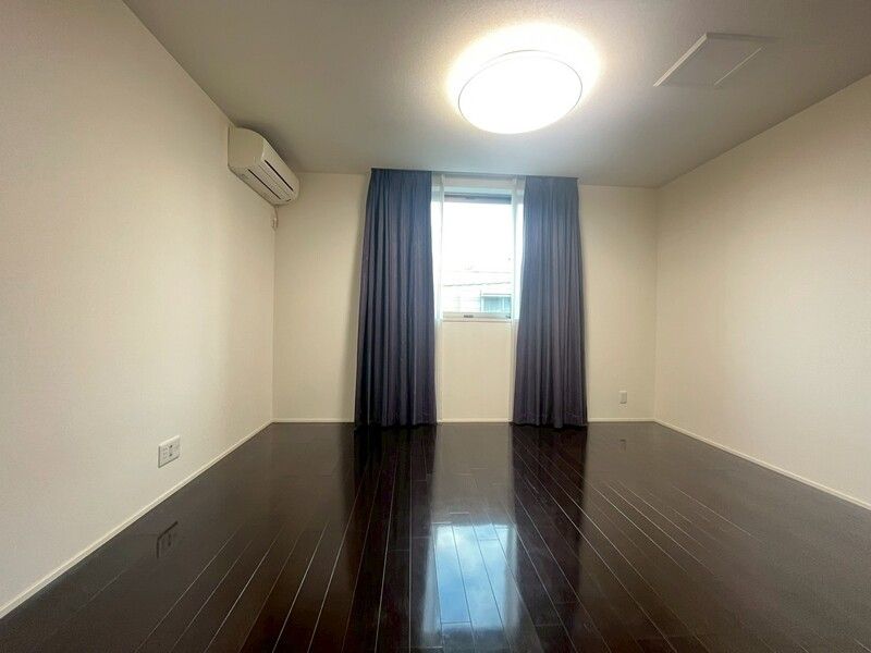 Modern 3-Story House for Rent in Sendagaya, Shibuya, Tokyo - Thumbnail 4