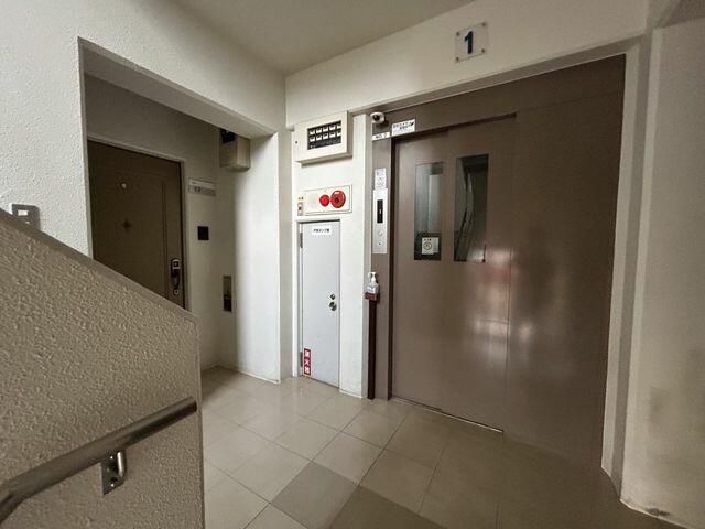 Renovated 4LDK Apartment in Toyohira-ku, Sapporo - Thumbnail 2