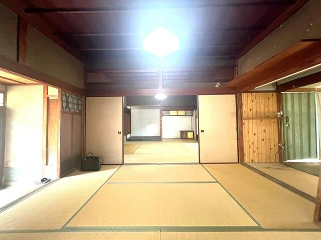 1938 Traditional 6DK House on 595sqm Land in Mitoyo, Kagawa - Image 22