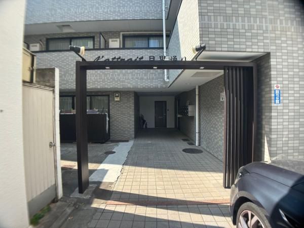 La Atre Meguro-dori Commercial 3LDK for Sale in Tokyo - Thumbnail 2