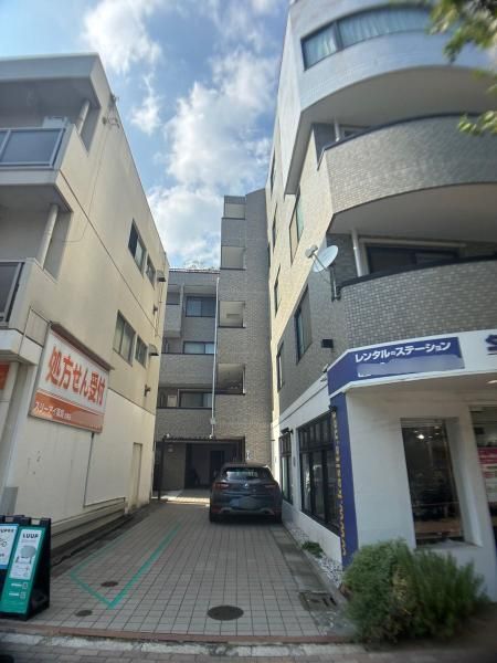 La Atre Meguro-dori Commercial 3LDK for Sale in Tokyo - Thumbnail 3