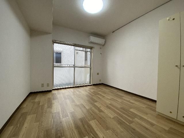 Studio Apartment for Sale in Yokohama Nishi Ward - Thumbnail 4