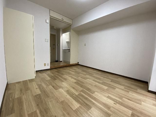 Studio Apartment for Sale in Yokohama Nishi Ward - Thumbnail 3