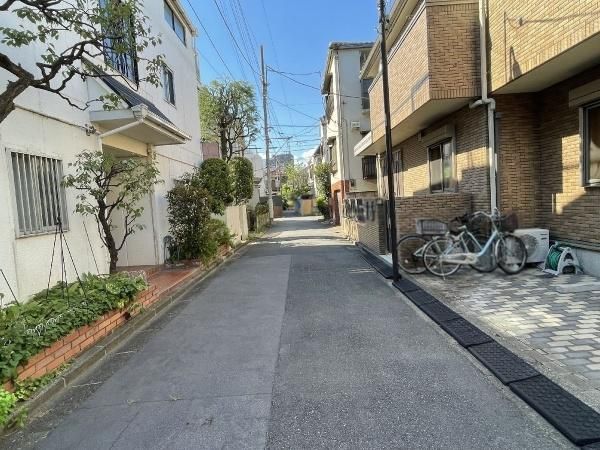 198.67 sqm Land for Sale in Shinjuku, Tokyo - Prime Residential Plot - Thumbnail 3