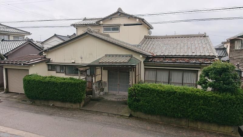 Large 8DK House on 462sqm Land in Imizu, Toyama - Thumbnail 3