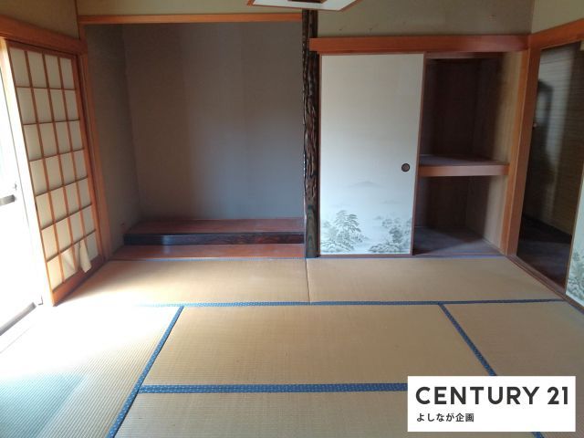 4LDK House for Sale in Kurate Town, Fukuoka | 282 sqm Land - Thumbnail 2