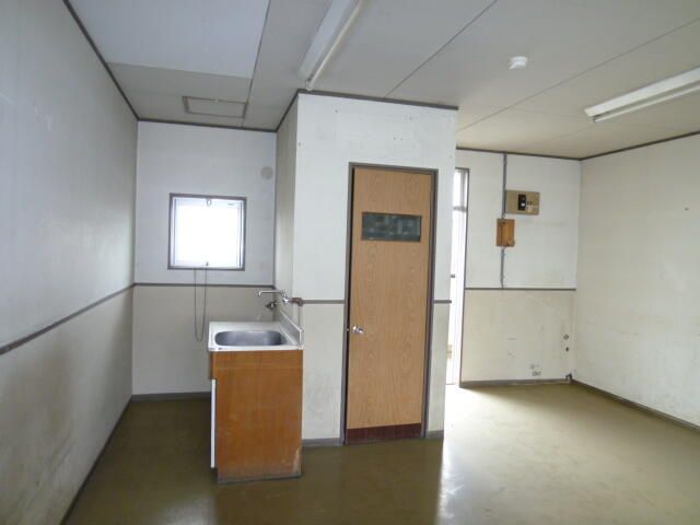 Commercial Space for Rent in Fukui City, Fukui Prefecture - Thumbnail 2