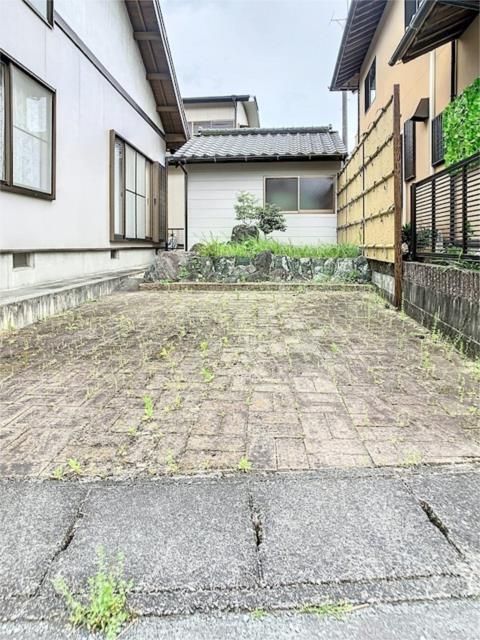 2001-Built 5DK House on Large Corner Plot in Fukuroi, Shizuoka - Image 11