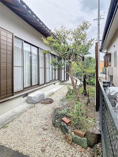 2001-Built 5DK House on Large Corner Plot in Fukuroi, Shizuoka - Image 11
