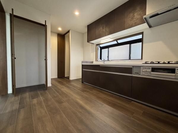 3SLDK Detached House for Sale in Ikoma, Nara - Thumbnail 2