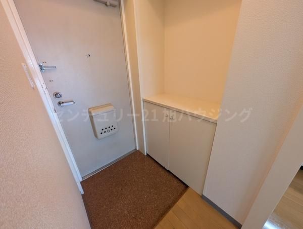 2DK Apartment for Rent in Chofu City, Tokyo - Thumbnail 2