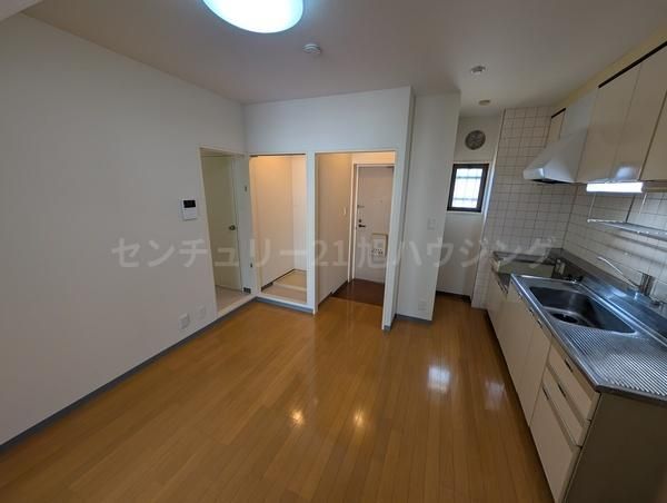 2DK Apartment for Rent in Chofu City, Tokyo - Thumbnail 4