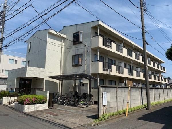 2DK Apartment for Rent in Chofu City, Tokyo - Image 1