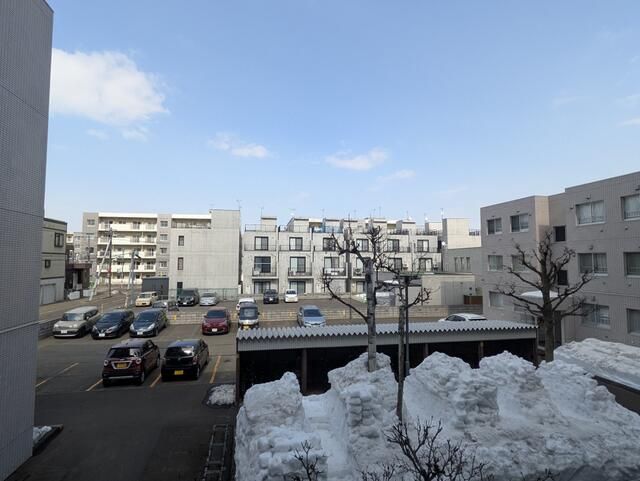 3LDK Apartment for Sale in Higashi-ku, Sapporo, Hokkaido - Thumbnail 3