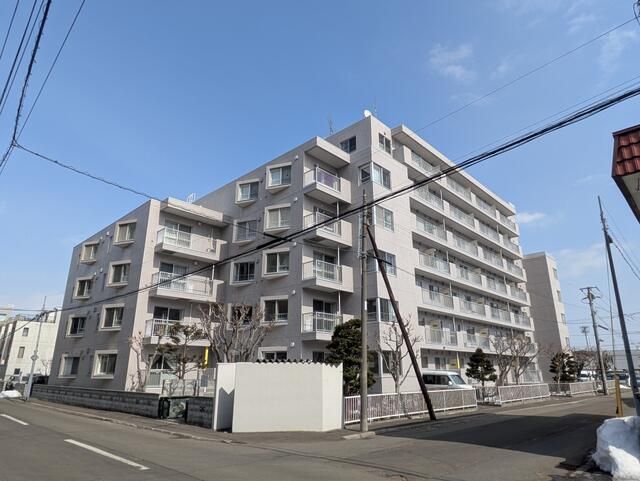 3LDK Apartment for Sale in Higashi-ku, Sapporo, Hokkaido - Thumbnail 2