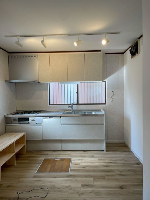 Renovated 2LDK House in Suemachi, Fukuoka with Modern Upgrades - Thumbnail 2