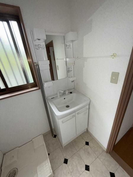 3DK Detached House for Sale in Nishinomiya, Hyogo - Thumbnail 2