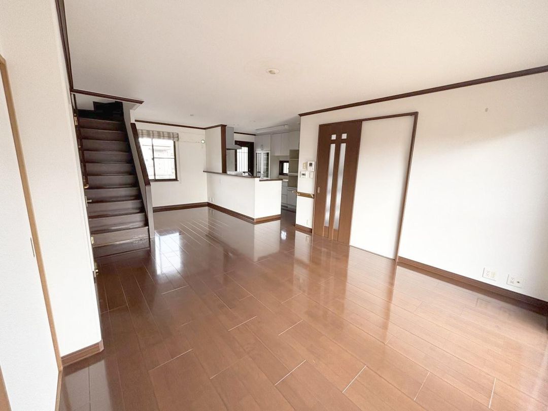 3LDK Used Detached House for Sale in Isesaki, Gunma - Thumbnail 2