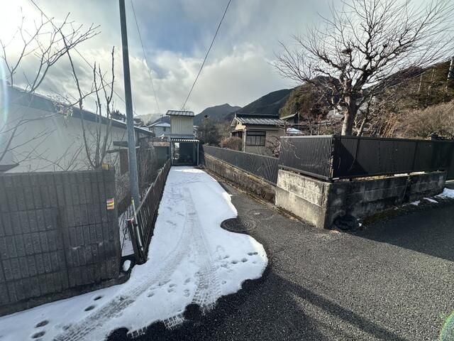 Single-Story 4DK House for Sale on Large Lot in Nikko, Tochigi - Thumbnail 4