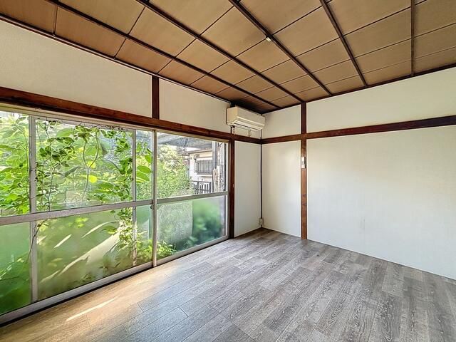 2LDK Detached House for Rent in Koshigaya, Saitama - Thumbnail 2
