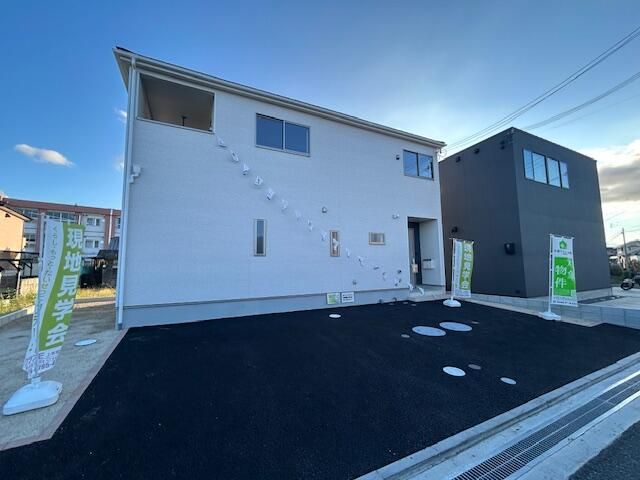 New 4LDK House for Sale in Wakayama City, Walk to Kii-Ogura Station - Main Image