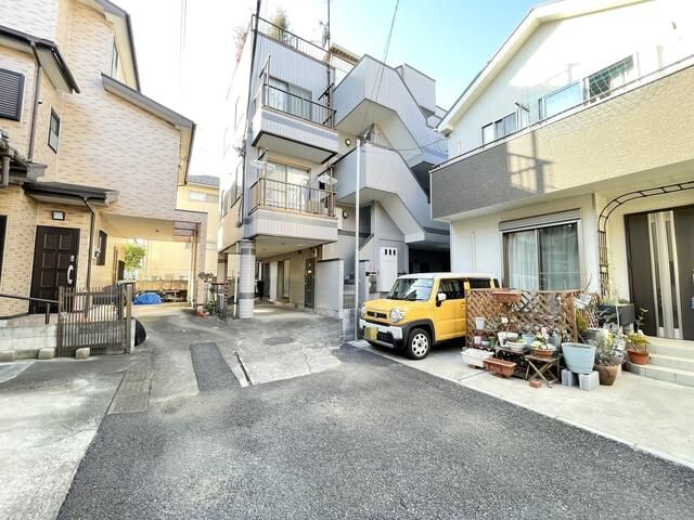 8-Unit Apartment Building for Sale in Tokorozawa, Saitama - Thumbnail 4