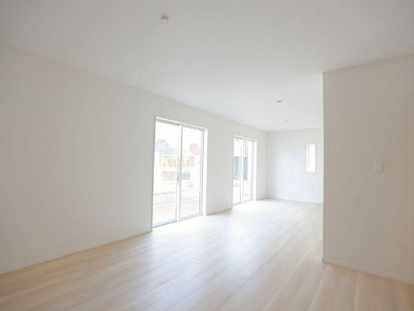New 3LDK House in Oita City with 4 Car Parks & Modern Amenities - Main Image